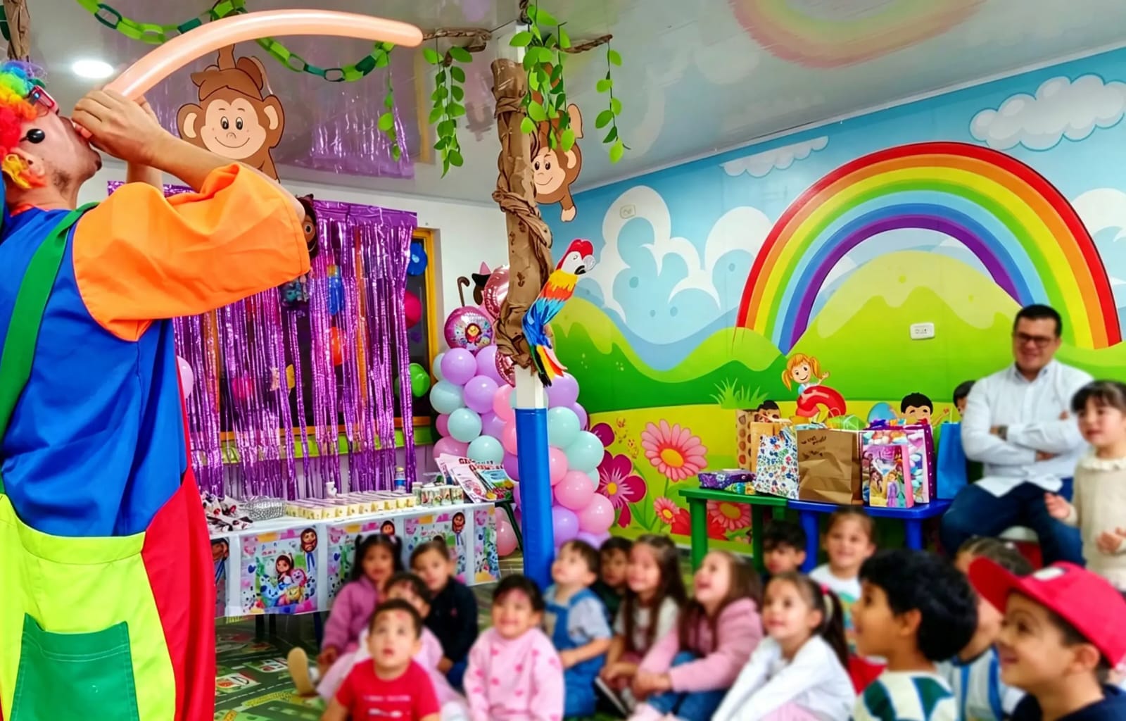 Niños felices en evento de Vikingos Recreación